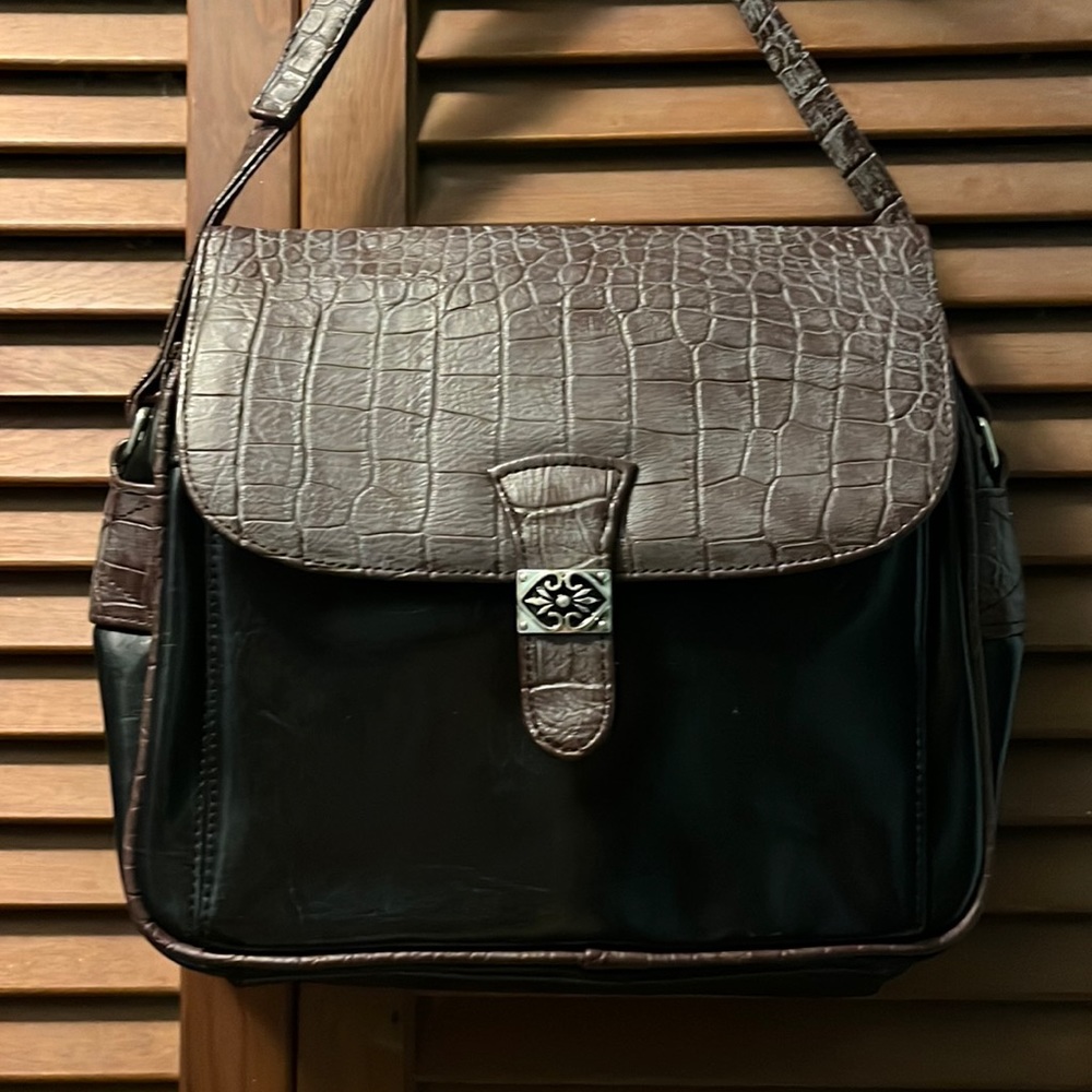 Textured flap organizer handbag